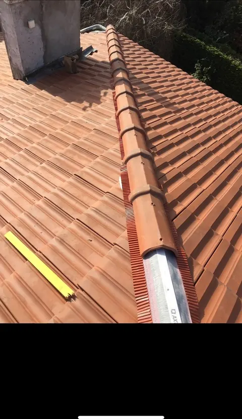 Faîtage neuf posé sur closoir ventilé en Indre-et-Loire